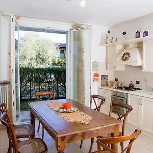 https://appartamento-con-giardino-e-parcheggio-privato.it-lombardy.com
