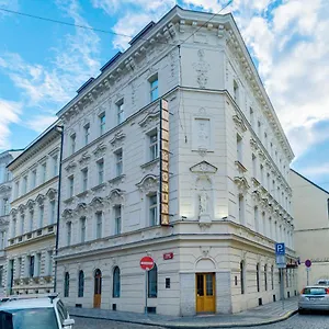 Koruna Otel